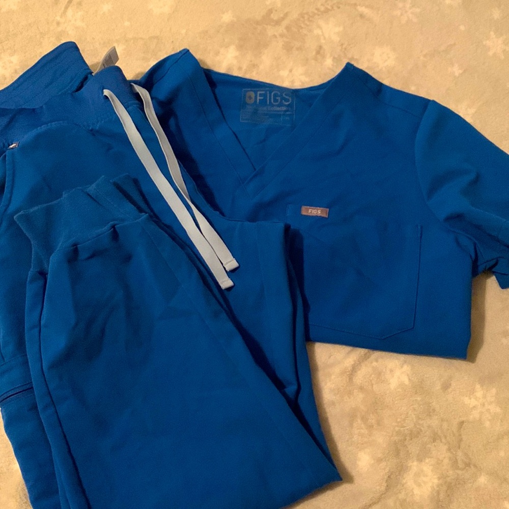 Figs set in Royal Blue M top MP bottoms